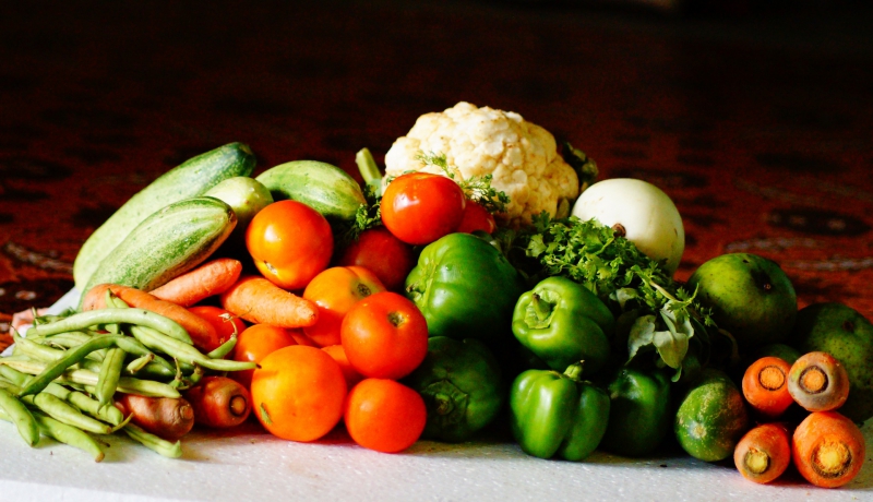 restaurant-HYERES-min_table-nature-farm-leaf-ripe-dish-1024857-pxhere.com